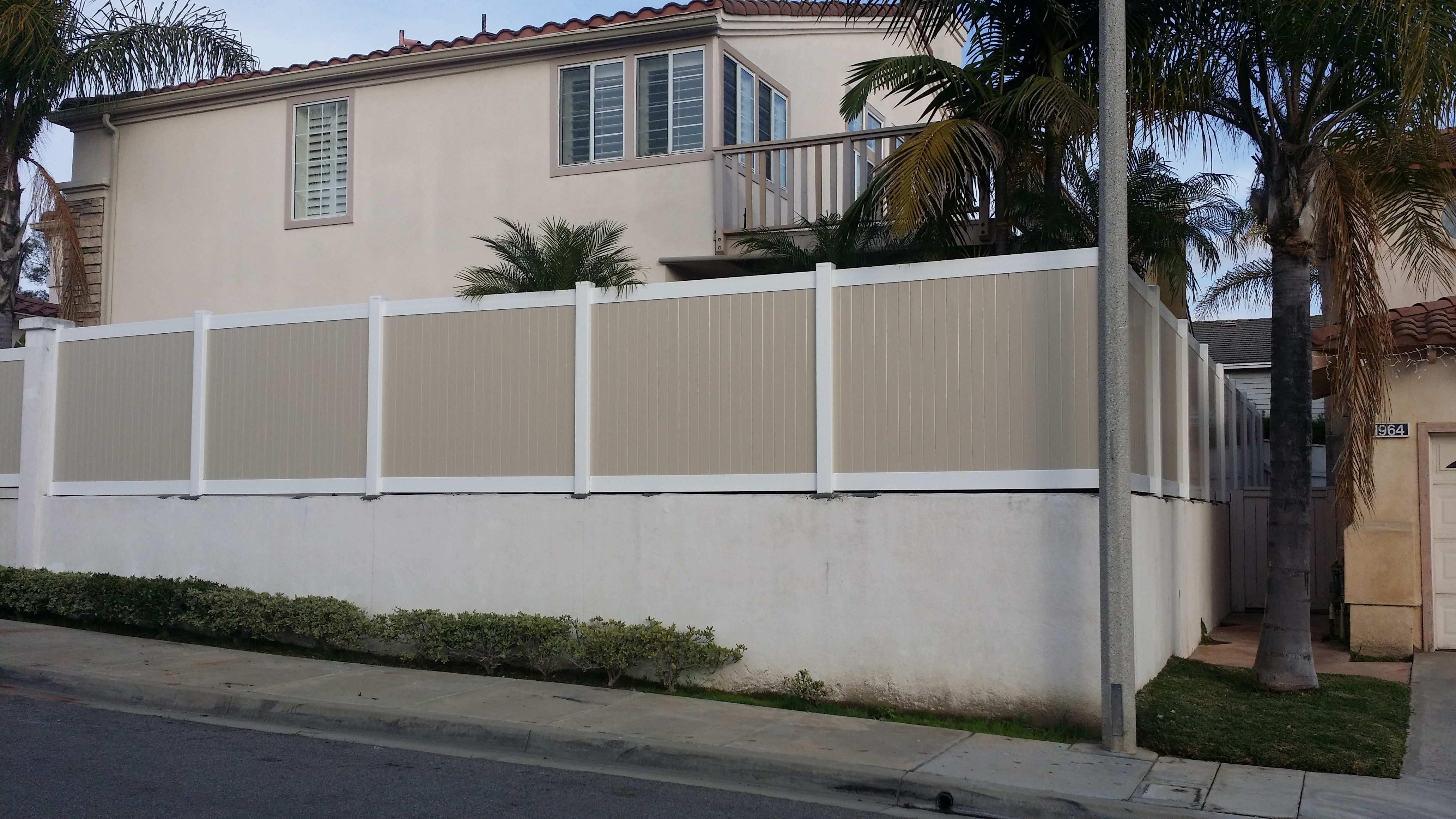 Vinyl Fence in Redondo Beach CA DuraMax Vinyl Fence Free Estimates